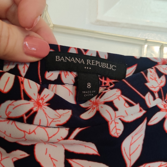❤️ - Banana Republic Floral Mock-wrap skirt  NWOT - Picture 4 of 4